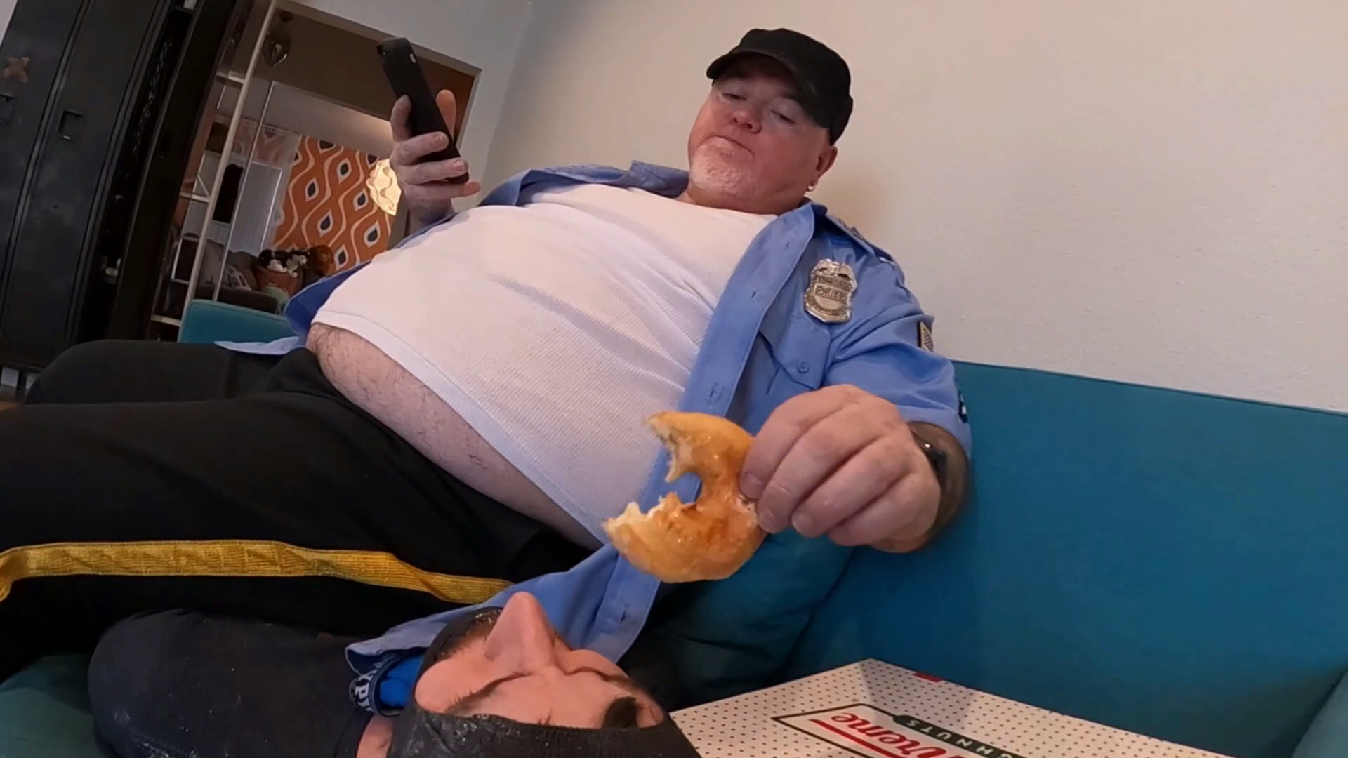 Mugged and Crushed - BIG Officer Bear - BDSM, Bondage, Choking, FinDom, Gagging, Police Officer, Roleplay, Squashing